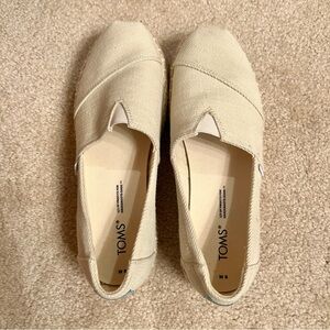 Women’s Toms Size 5